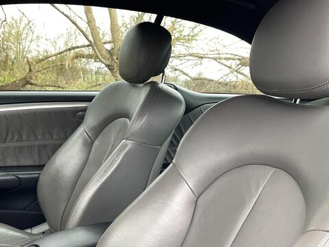 Mercedes-Benz CLK view 32