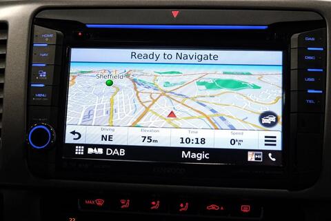 Volkswagen Caravelle view 15