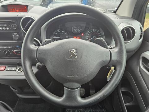 Peugeot Partner Tepee view 12