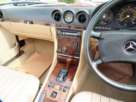 Mercedes-Benz SL view 36