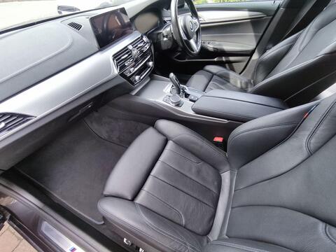 BMW 5 Series view 26