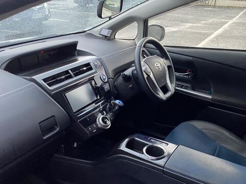 Toyota Prius+ view 15