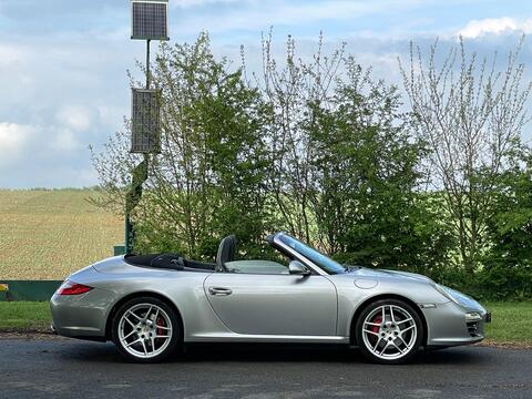 Porsche 911 view 7