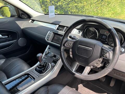 Land Rover Range Rover Evoque view 2