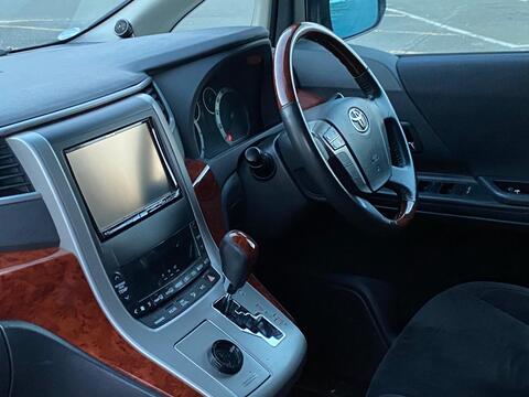 Toyota Alphard view 19
