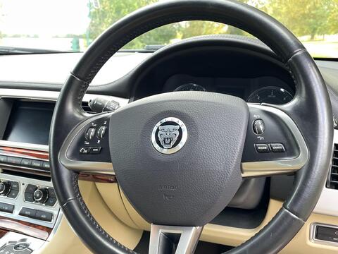 Jaguar XF view 19