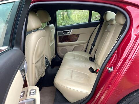 Jaguar XF view 40
