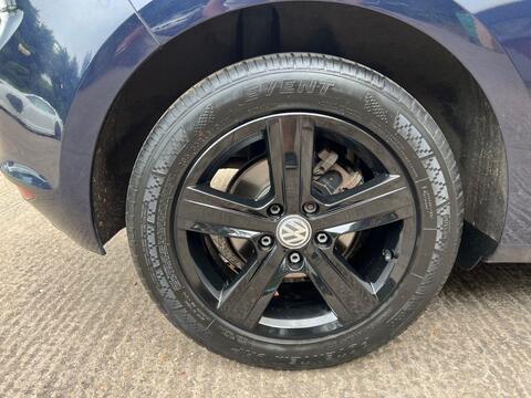 Volkswagen Golf view 24