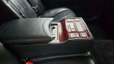 Lexus LS view 23