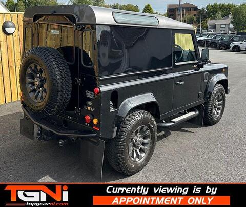 Land Rover Defender view 17