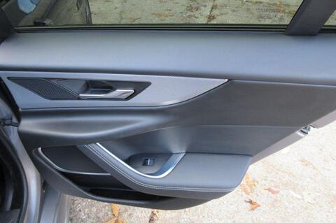 Jaguar Xe view 39
