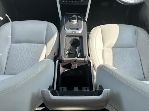 Land Rover Discovery Sport view 21