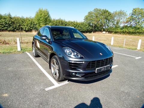 Porsche Macan view 26