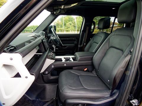 Land Rover 110 view 29