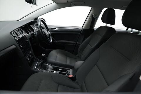 Volkswagen Golf view 20