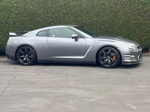 Nissan GT-R view 2