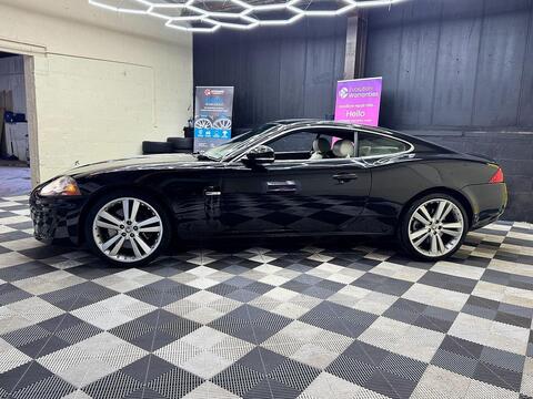 Jaguar XK view 3