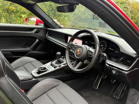 Porsche 911 view 24
