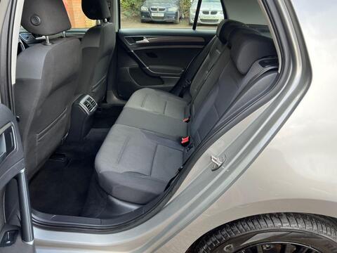 Volkswagen Golf view 17