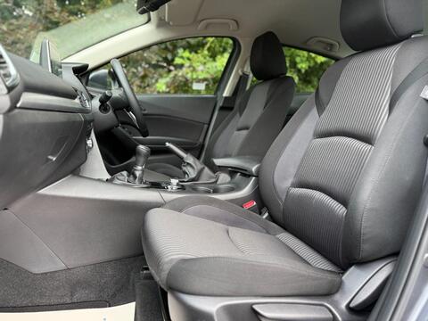 Mazda Mazda3 view 12