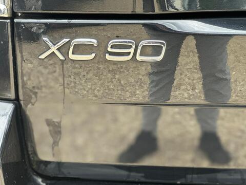 Volvo XC90 view 42