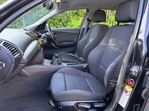 BMW 1 Series view 8