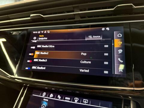 Audi SQ7 view 72