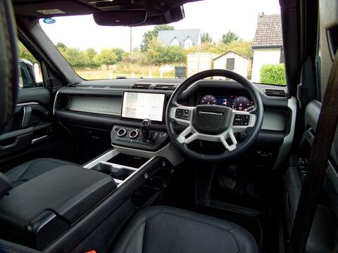 Land Rover 110 view 32