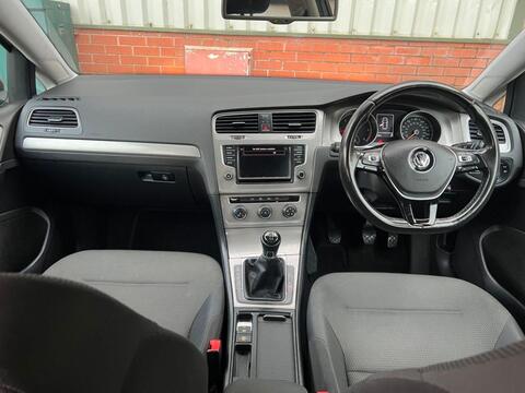 Volkswagen Golf view 18