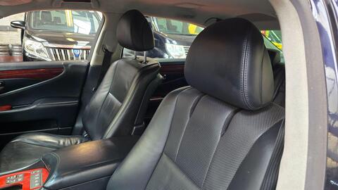 Lexus LS view 21