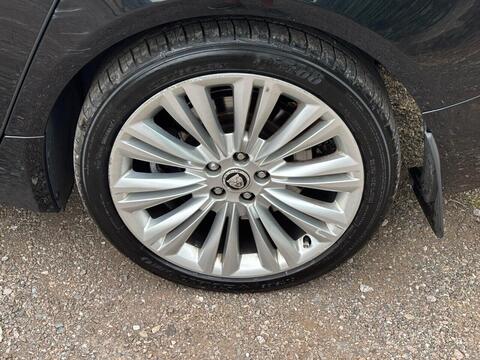 Jaguar XF view 12