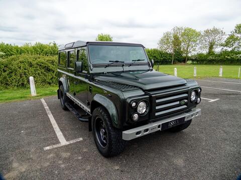Land Rover Defender view 29