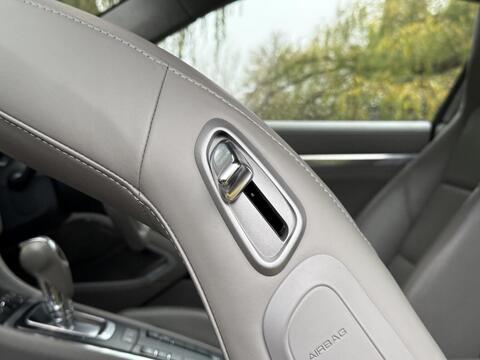 Porsche 911 view 40