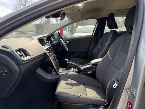 Volvo V40 Cross Country view 8
