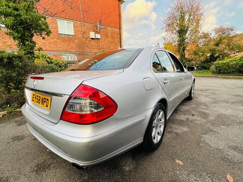 Mercedes-Benz E Class view 14