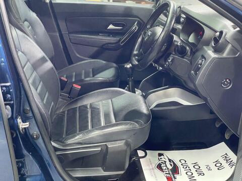 Dacia Duster view 33
