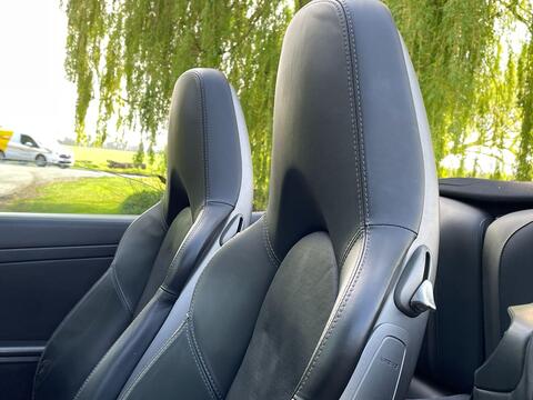 Porsche 911 view 10