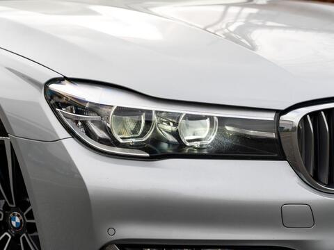 BMW 7 Series view 37