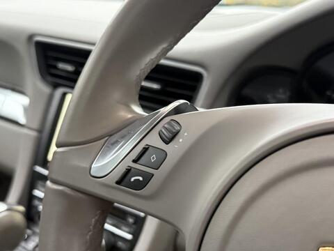 Porsche 911 view 35