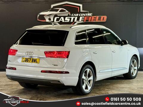 Audi Q7 view 6