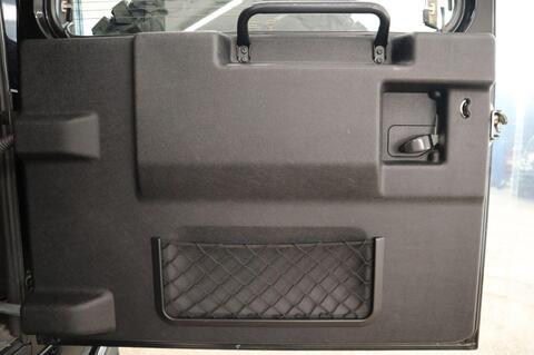 Land Rover Defender view 45