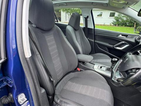 Peugeot 308 view 18