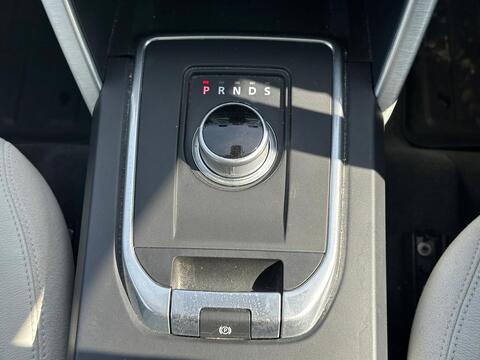 Land Rover Discovery Sport view 20