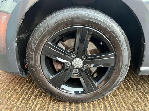 Volkswagen Golf view 26