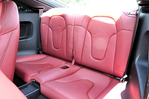Audi TT view 12