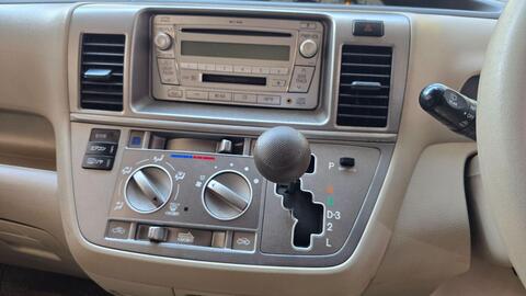 Toyota Raum view 12
