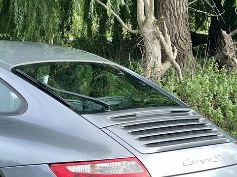 Porsche 911 view 65