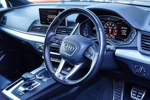 Audi SQ5 view 3