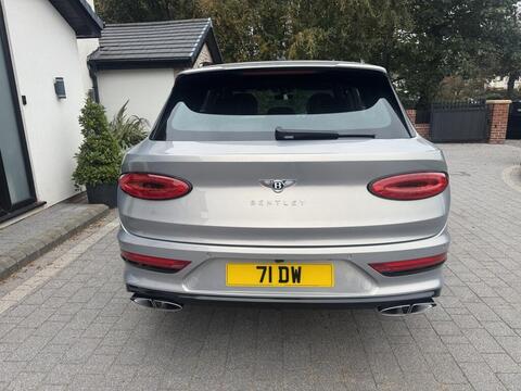 Bentley Bentayga view 15