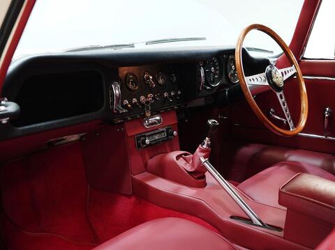 Jaguar E-Type view 2